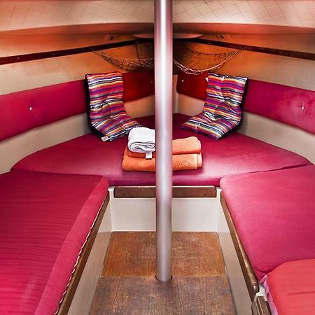 Vrs - Low Cost Beach Boat Hotel เลซาเดอปัลเมรา ภายนอก รูปภาพ