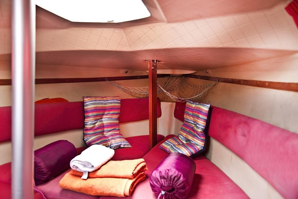 Vrs - Low Cost Beach Boat Hotel เลซาเดอปัลเมรา ภายนอก รูปภาพ