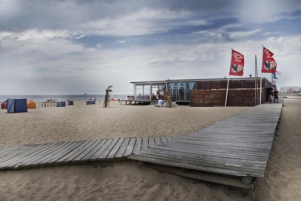 Vrs - Low Cost Beach Boat Hotel เลซาเดอปัลเมรา ภายนอก รูปภาพ